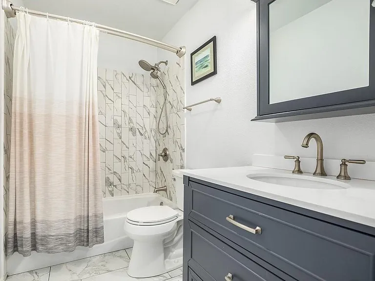 Upstairs remodeled full bath