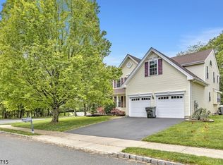 22 Glen Eyre Dr, Bridgewater, NJ 08807