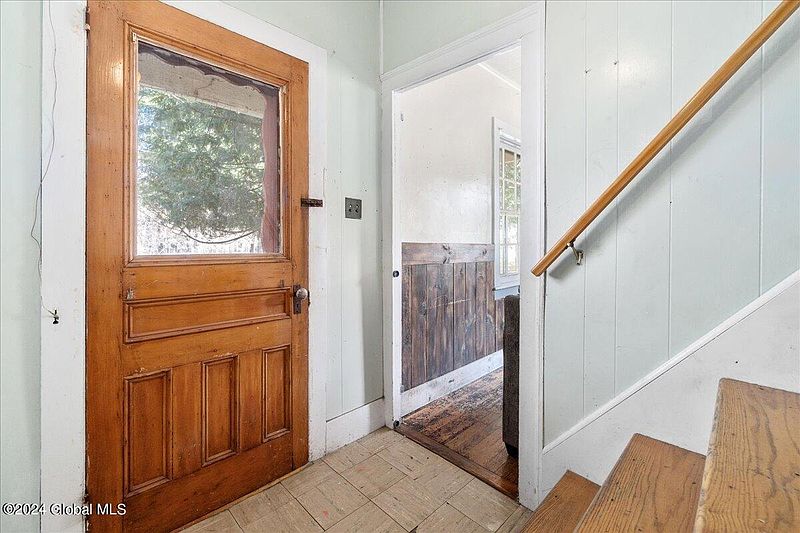 5th image of 61 Gray Avenue
