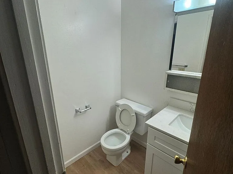 1422 Drake Dr. — Photo 8