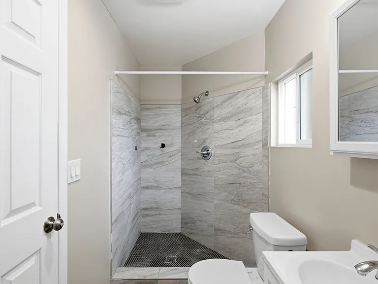 554 Ritchey St — Photo 3