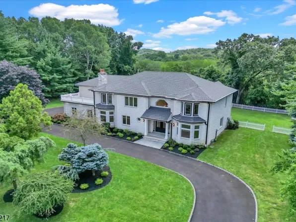 360 Scholar Ct, Franklin Lakes Boro, NJ 07417