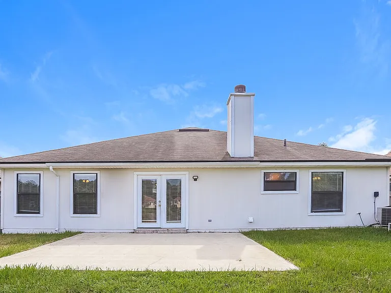 2479 Coachman Lakes Dr — Photo 16