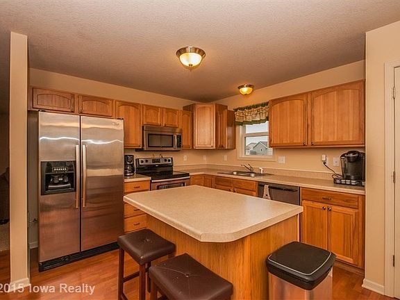 5th image of 2023 NW Lakeside Dr
