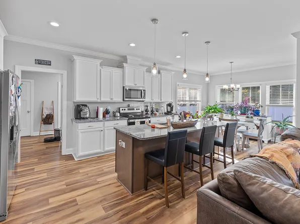 120 Parker St, Four Oaks, NC 27524