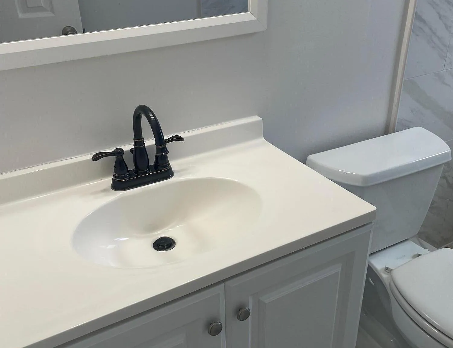 12 bed, 1.0 bath, 6647 sqft, $1,700 — Photo 3