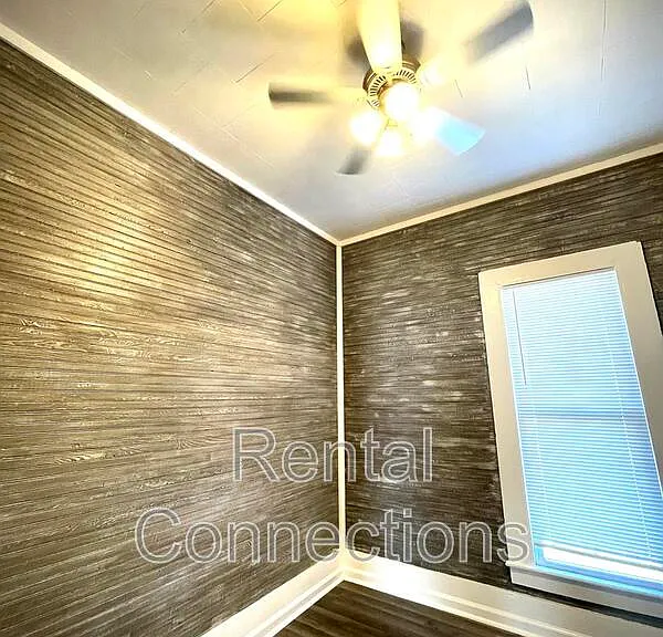 300 N Bentley St — Photo 7