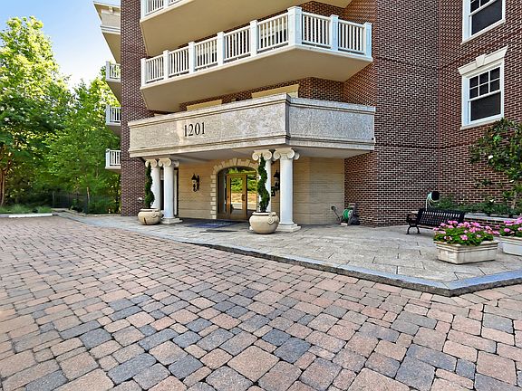 2nd image of 1201 N Nash St APT 303