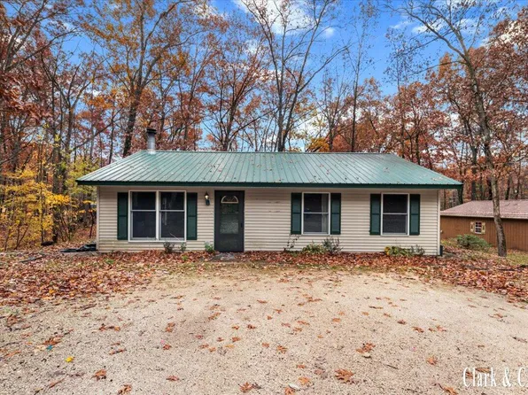 7819 E Chickasaw Trl, Branch, MI 49402