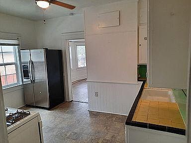 1st image of 411 S Pilgrim St #1