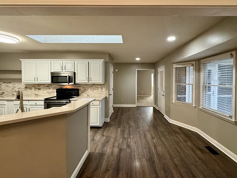 200 Horseshoe Dr — Photo 6
