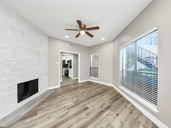 3722 Woodchase Dr, Houston, TX 77042