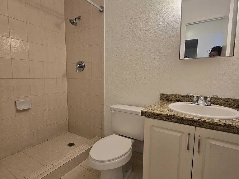 1201 SW 52nd Ave #202-2 — Photo 21
