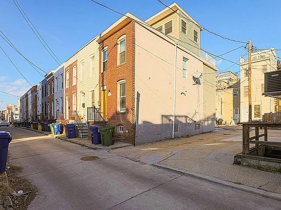 3rd image of 1737 Olive St
