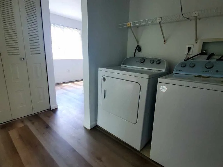 182 Michele Way — Photo 7