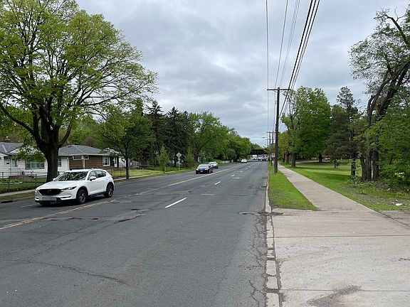 5th image of 1094 Dale St N
