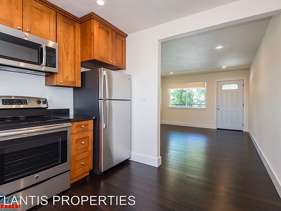 2nd image of 354 Angel Ave APT 04