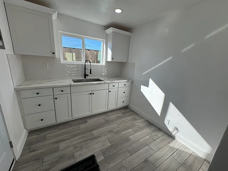 1136 N Sanborn Rd #2 — Photo 2
