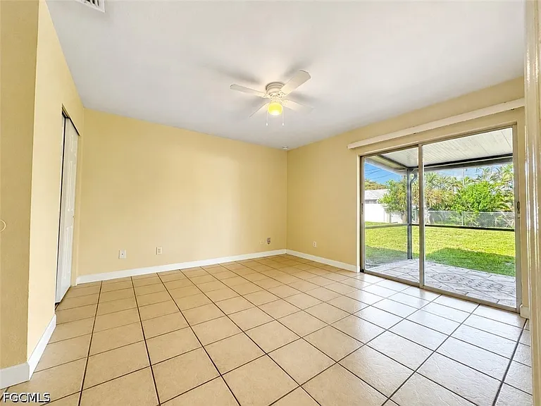 4133 SW 7th Pl — Photo 7