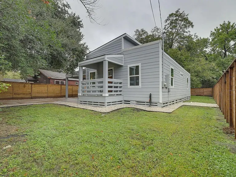 3523 Bain St — Photo 22