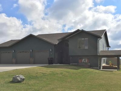 1655 7th Ave SW, Dickinson, ND, 58601