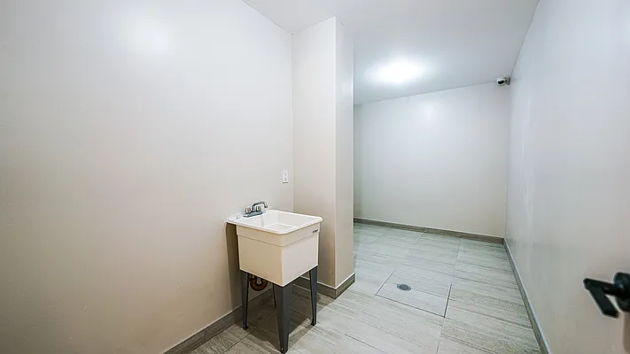 Rented by Nooklyn NYC LLC | media 32