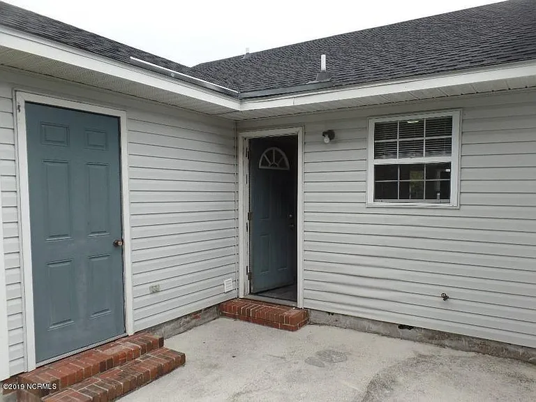 104 Glenside Ct — Photo 12