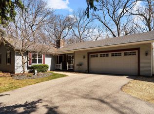 2878 Golden Cir, Stoughton, WI 53589
