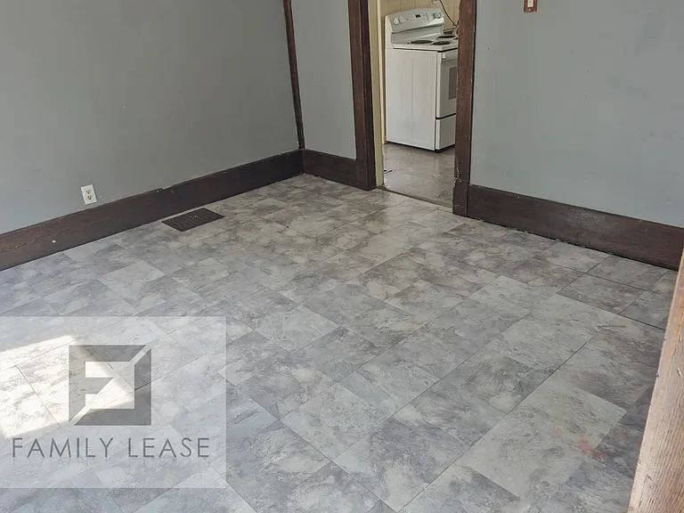 596 Lafayette Ave — Photo 18