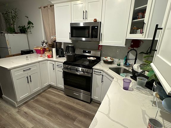 2nd image of 225 E 23rd St #1
