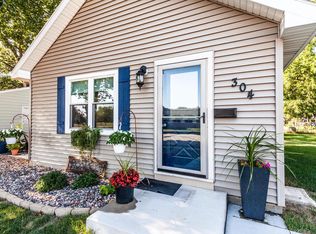 304 Park Ave, Eagle, WI 53149