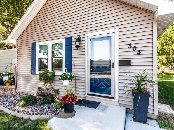 304 Park AVENUE, Mukwonago, WI 53149