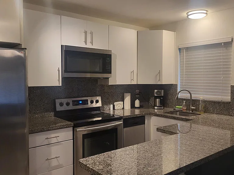 1528 NE 32nd St #A — Photo 15