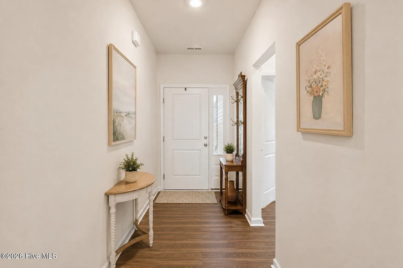 4 bed, 2.0 bath, 1855 sqft, $2,300 — Photo 3