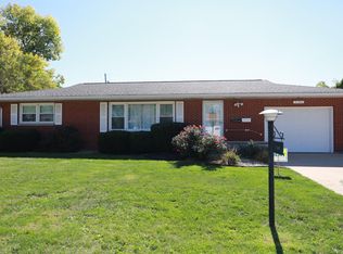 3106 Brentwood Dr, Quincy, IL 62301