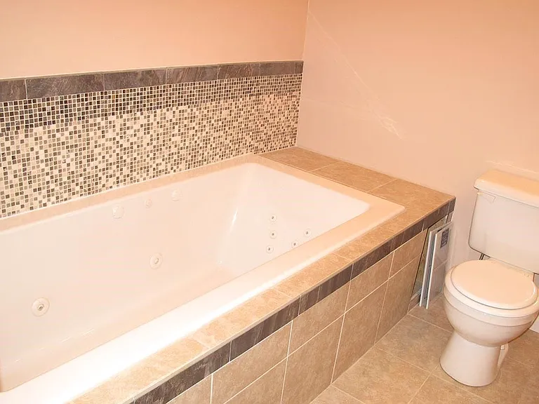 1107 Lockenvitz Ln — Photo 5