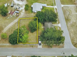 27 3rd St, Frostproof, FL 33843
