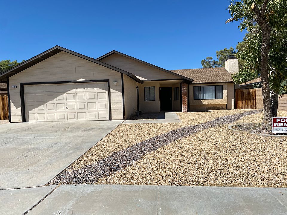 612 Ginger: 3 BR, 2 BA. Great neighborhood.