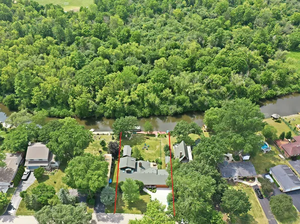 4115 Westwood Dr, Wonder Lake, IL 60097