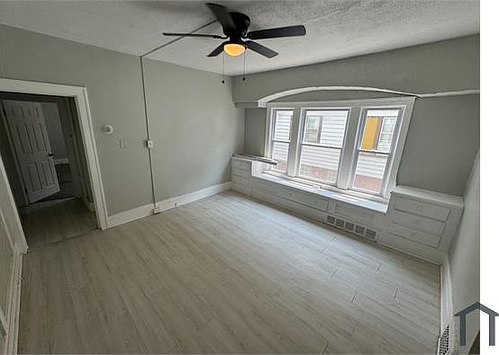 5th image of 1523 Hillcrest Rd #2