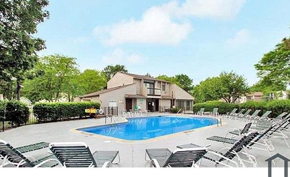 3rd image of 5220 Hedgewood Dr