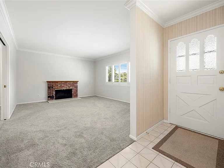 245 E Hoover Ave — Photo 4