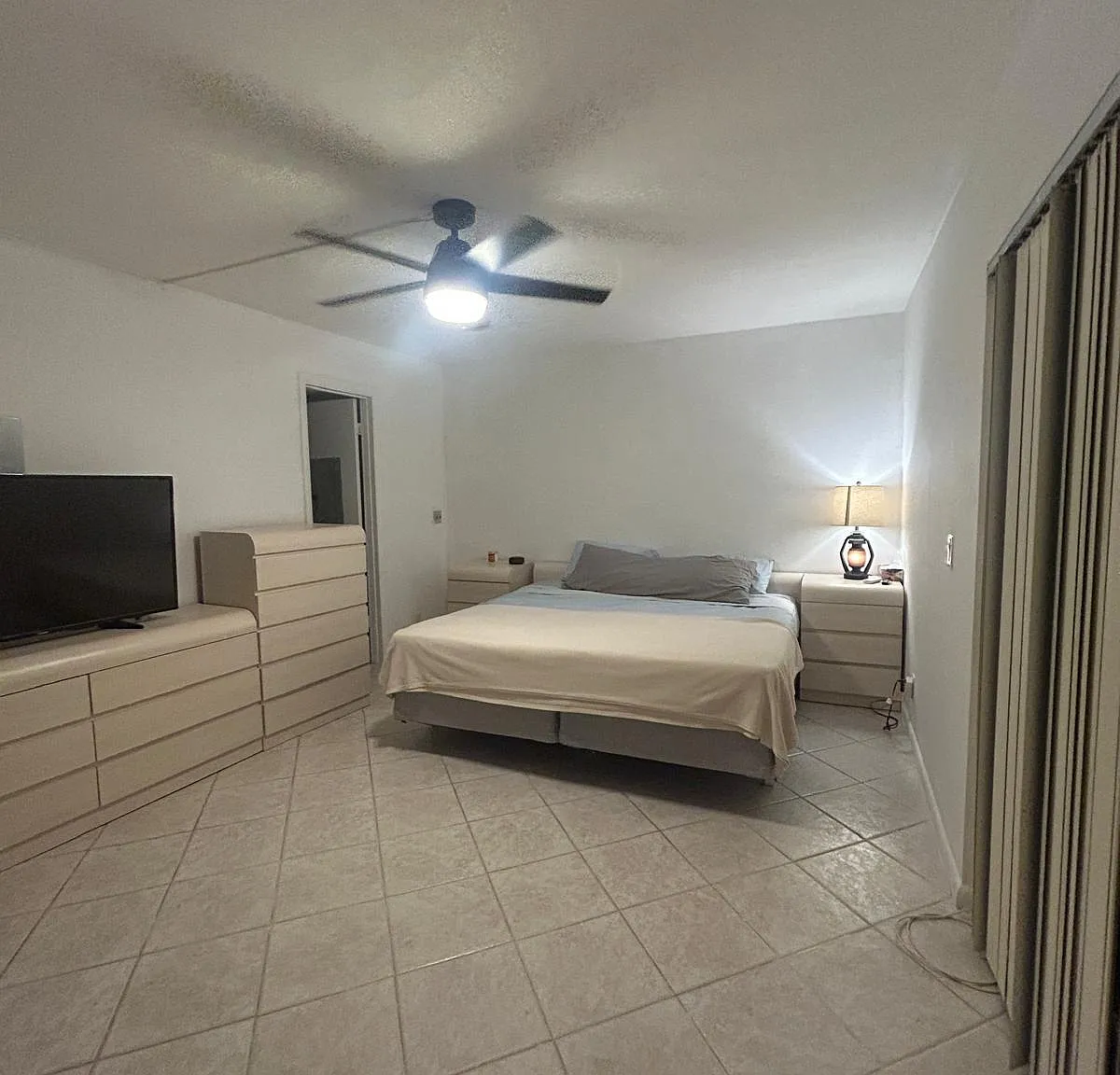 2 bed, 1.5 bath, 700 sqft, $1,600 — Photo 4