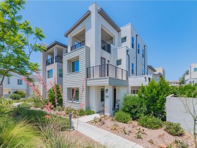 702 Benchmark, Irvine, CA, 92618