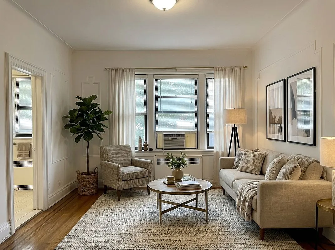1 bed, 1.0 bath, 700 sqft, $2,000 — Photo 1