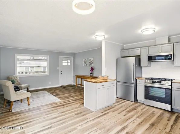3624 E 16th Ave, Anchorage, AK 99508