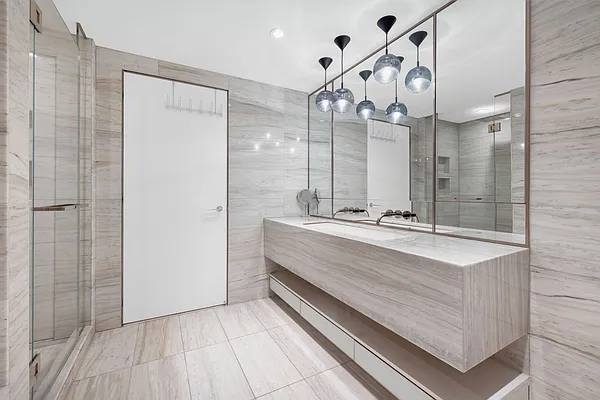 Rented by Compass | media 22