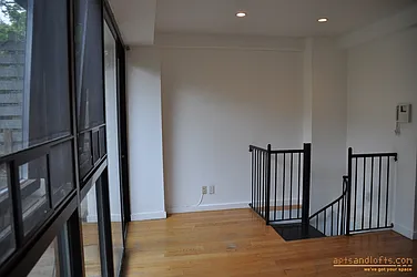 Rented by aptsandlofts.com