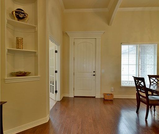 3rd image of 4314 Woodview Dr