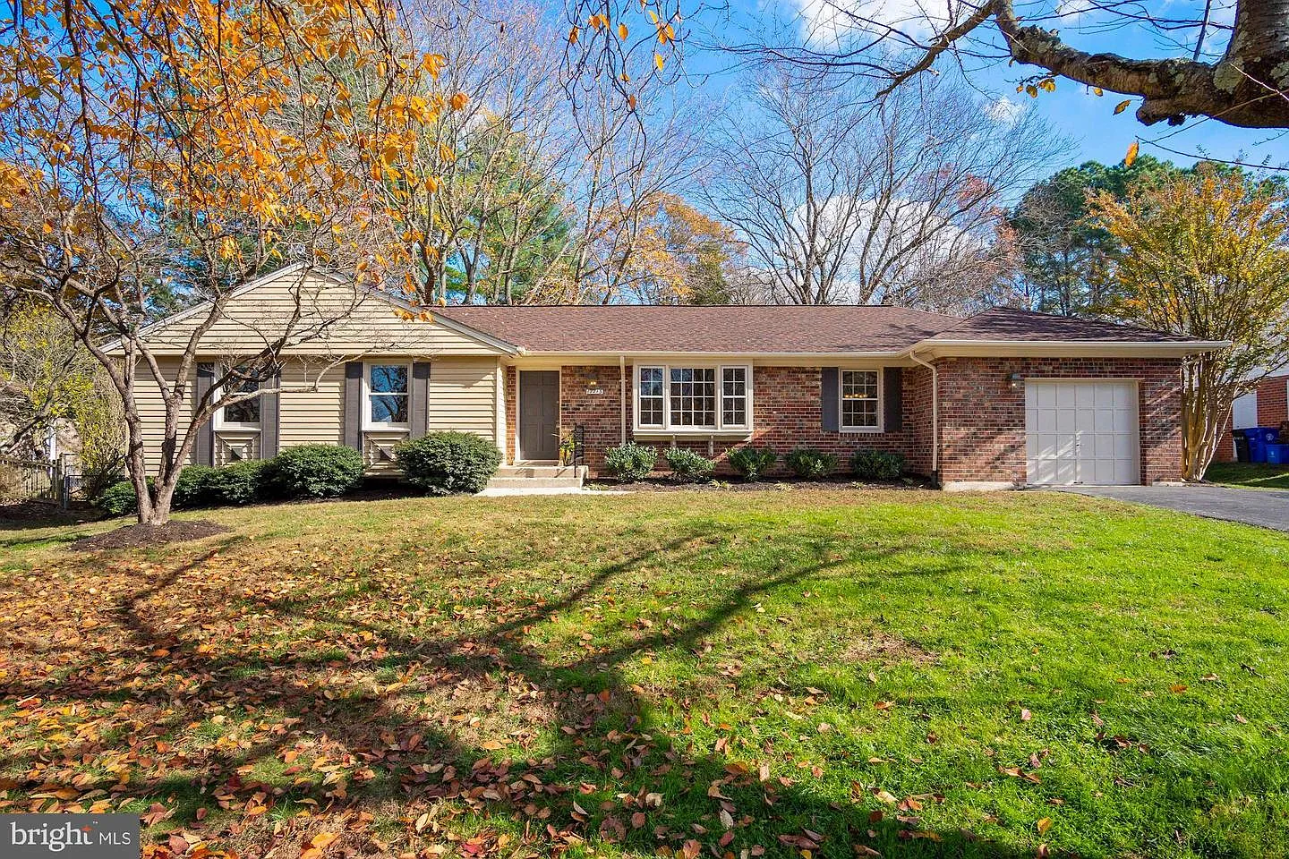 17713 Queen Elizabeth Dr photo 1